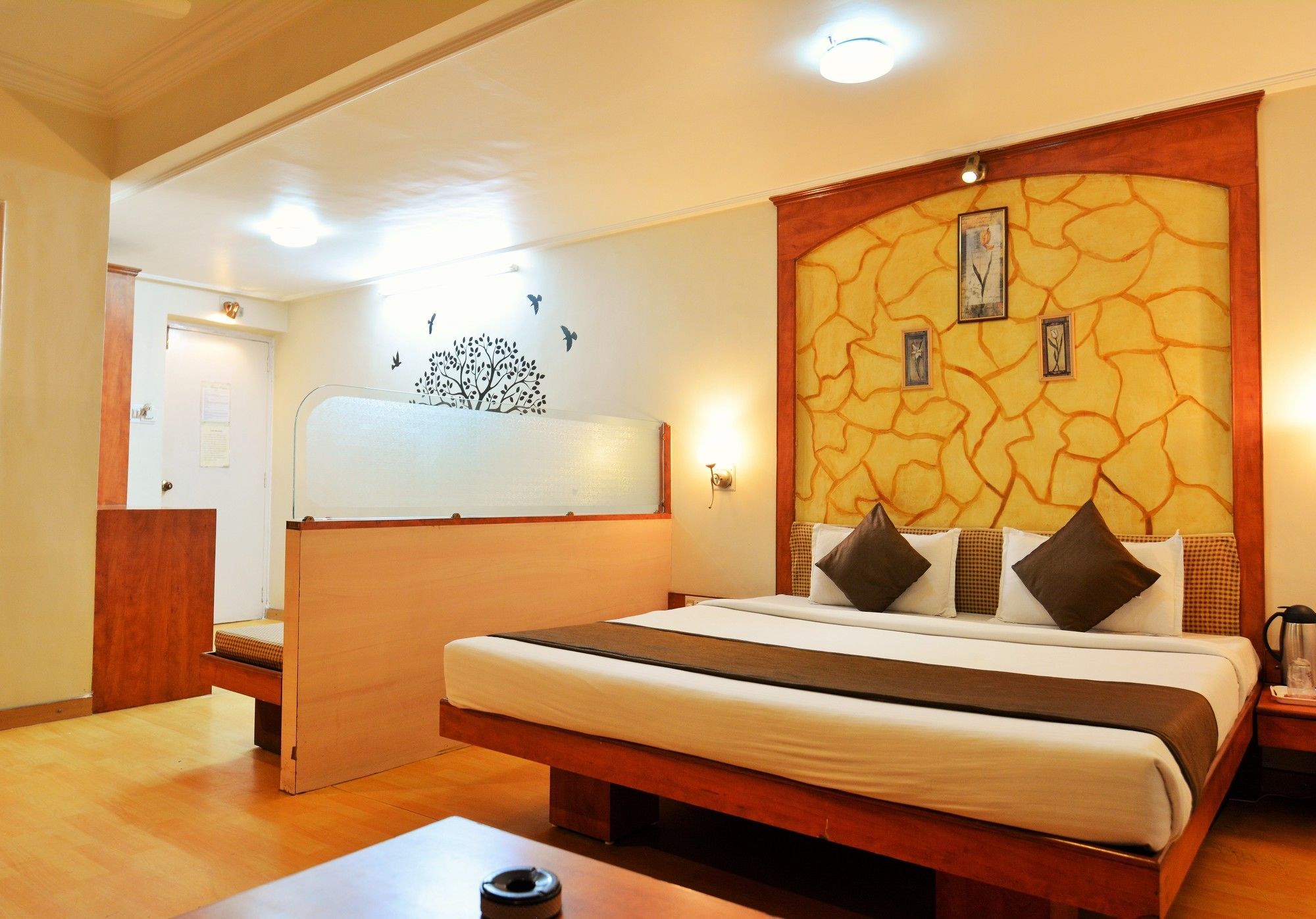 Hotel Sahaj Palace أحمد أباد المظهر الخارجي الصورة
